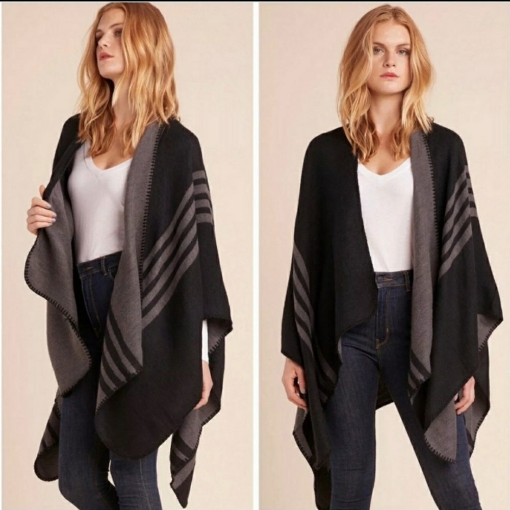 NWT BB Dakota Poncho